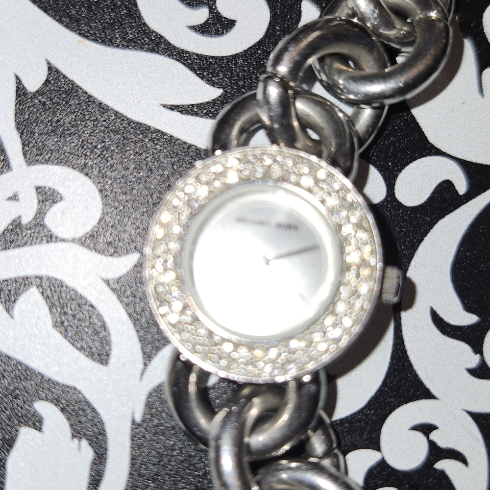 🤑SOLD🤑Michael Kors WatchStainless Steel Chain Link With Crystal Bezel - Picture 7 of 7